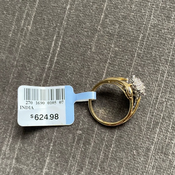 Yellow Gold Diamond Ring - Picture 6 of 8